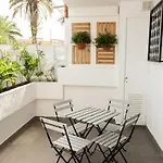 Con Terraza Privada, Piscina Y Capacidad 4 Personas Punta Brava