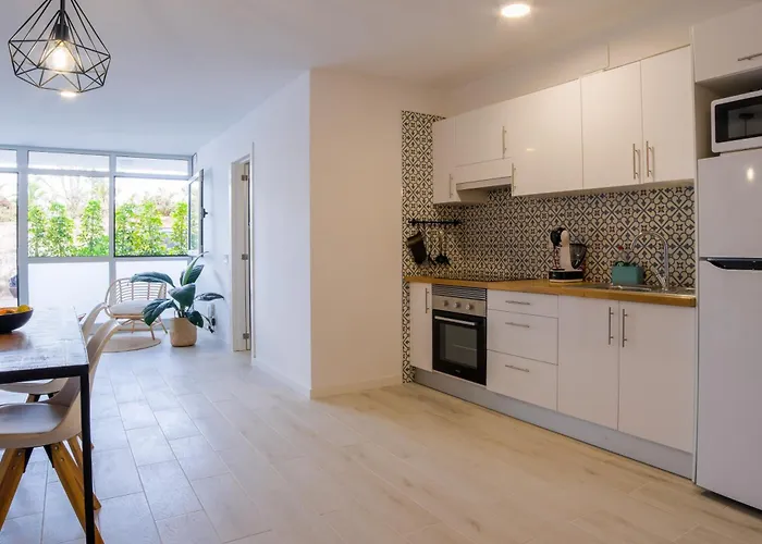 Con Terraza Privada, Piscina Y Capacidad 4 Personas Lägenhet